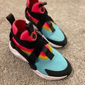 Nike Huarache, multi-colored, gym shoes, size 7